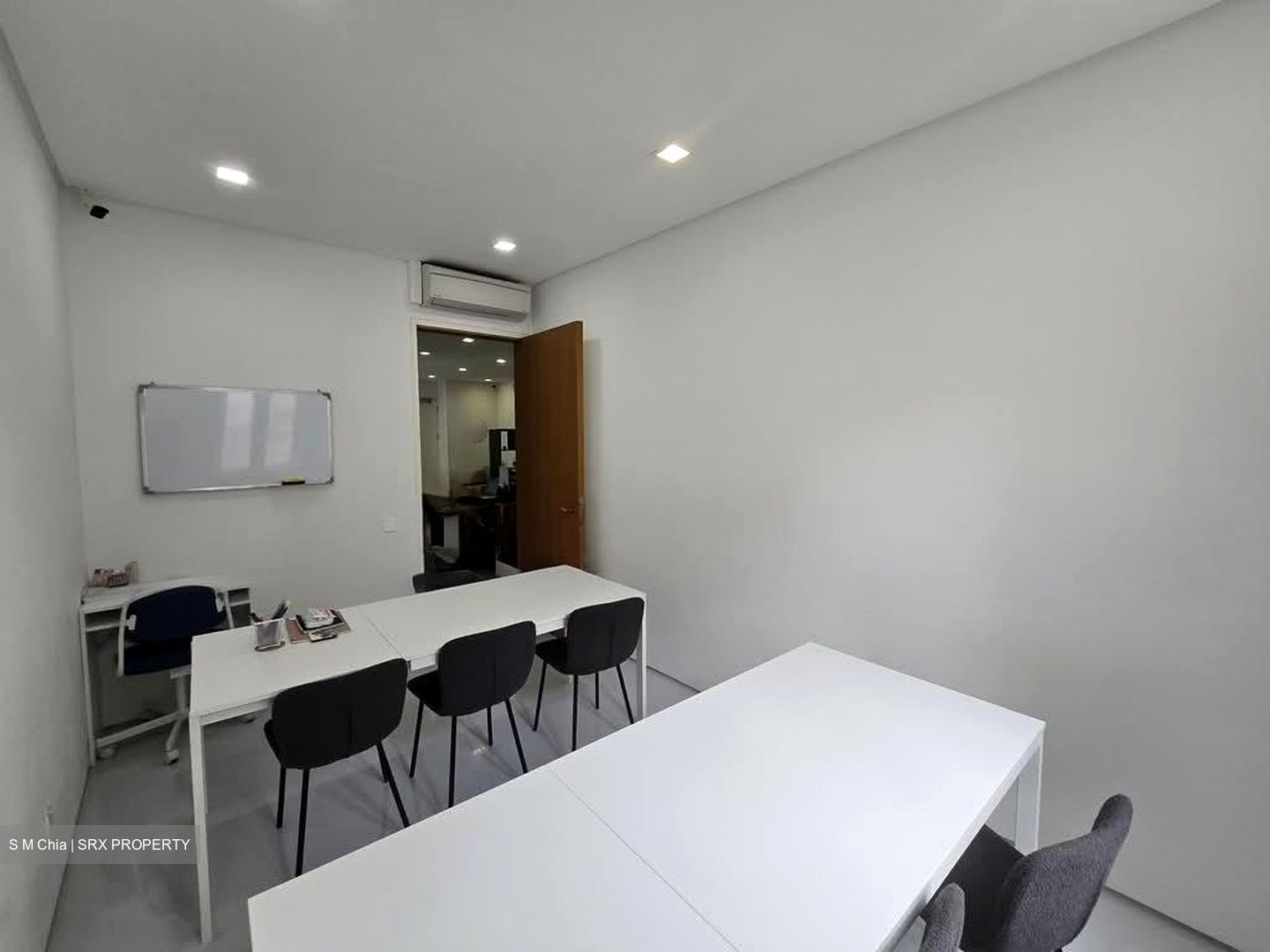 Mohamed Sultan Road (D9), Office #544513881